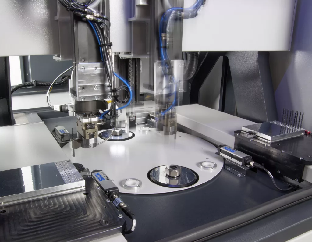 Solutions d'automatisation pour l'automatisation complète et partielle des processus laser