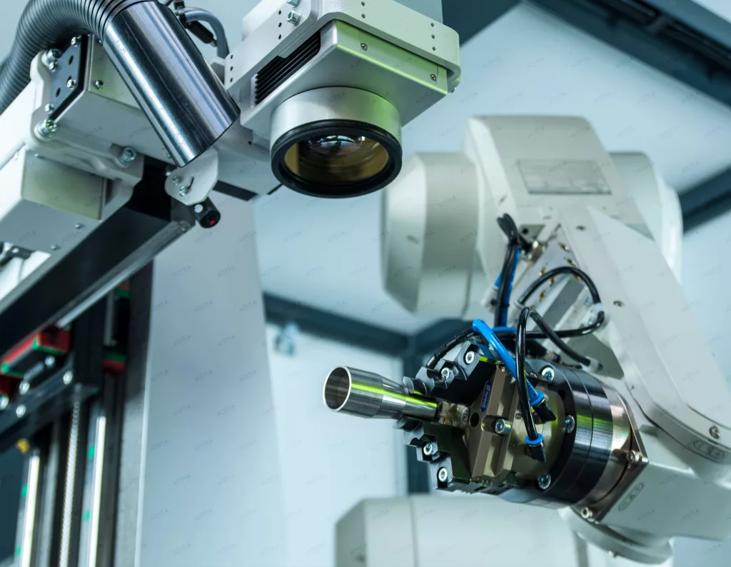 Angepasste Roboterlösungen für effizientes Handling bei der Laserbearbeitung