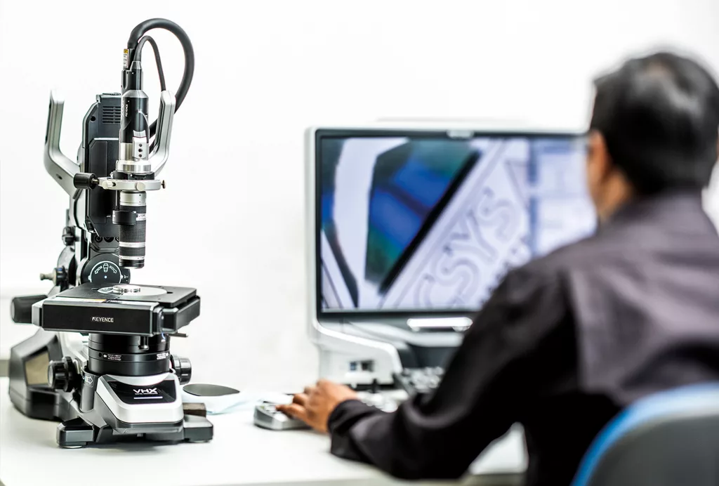 Photonisch strukturierbare Werkstoffe und photonische Prozesse für die individualisierte Herstellung von Encodermaßverkörperungen und deren Abtastperipherien.